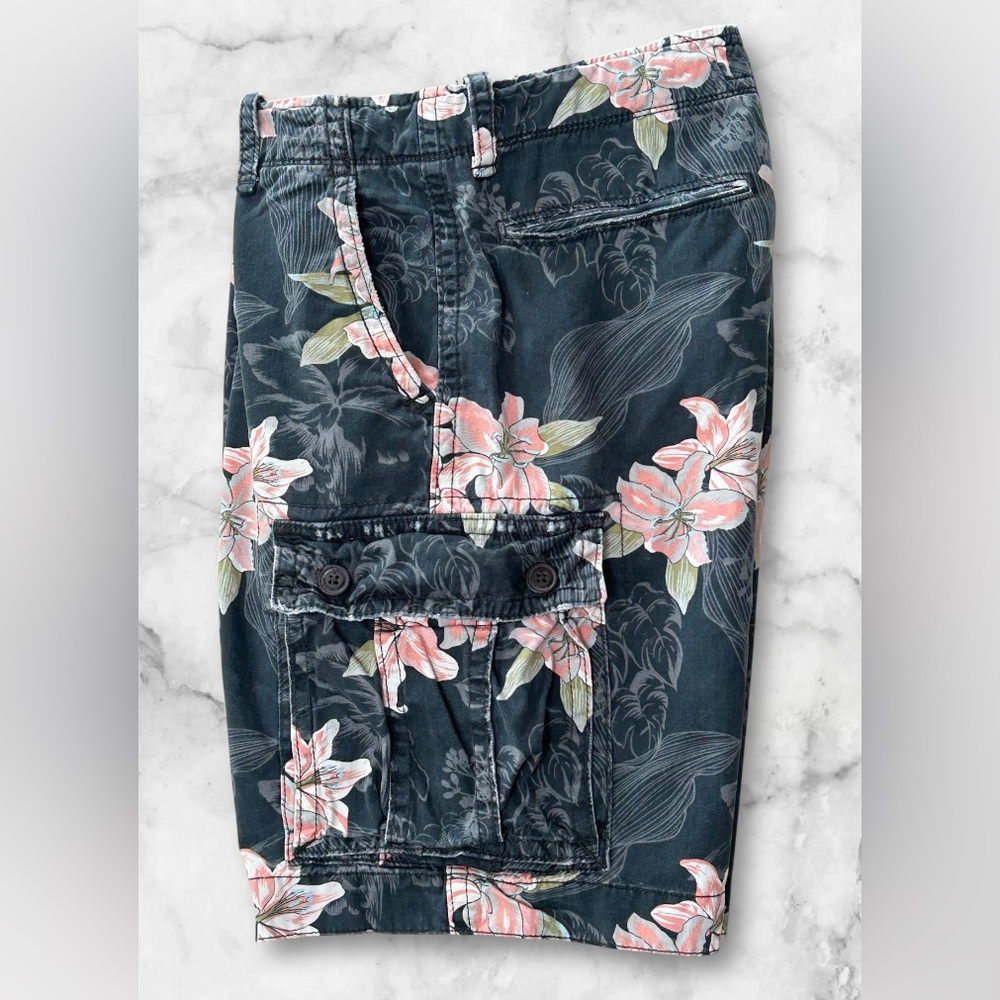 American Eagle Tropical Camo Cargo Classic Chino Shorts Floral Beach Size 34 - Picture 4 of 9